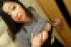 細身で巨乳！白い柔肌で誘惑する五十路の美魔女　保坂友利子