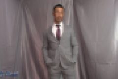 色黒アニキがスーツ姿でチンコを露出　色黒アニキ