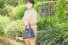 息子ほど年の離れた大学生を旦那の留守中に家に連れこんで不倫に明け暮れる肉食肉厚爆乳妻 陽子(43歳)　陽子