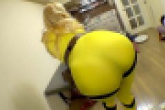 ババコス!(BBA)つぶれた部下の隣で奥さんに(23歳になる息子の母親)森●キ ママ的コスプレさせてみた 中田氏×2　素人