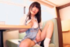 カフェで働く普通の女の子の不慣れでひたむきな挑発 着衣の女性にイカされたいおじさんを癒してあげる！ 美甘りか　美甘りか