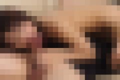 幼稚園に子供を送り出して時間を余らせた素人ママを口説いてやっちゃいました！我慢出来ずバックでついている時に目を盗んでゴムを外し、そのままタップリ生中出ししちゃいました！　